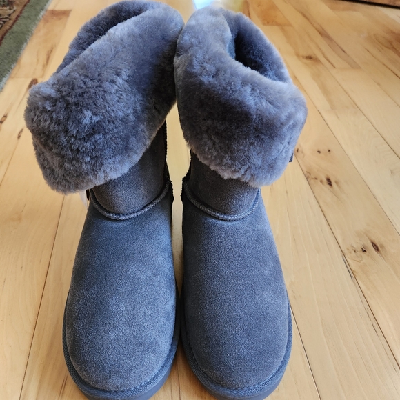 NEW ASPEN Ladies Suede Real Sheepskin Booties. Color- Charcoal, Size 7-8 - Picture 3 of 13